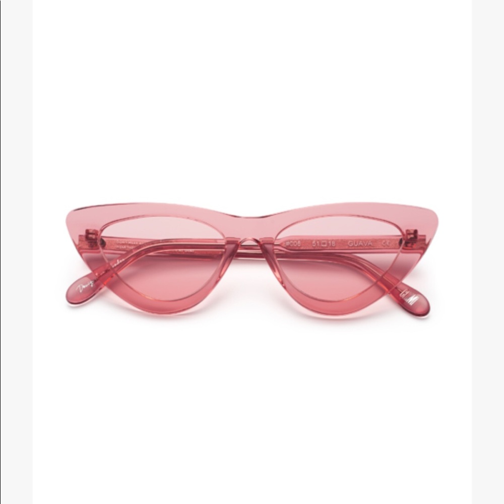 💕SOLD💕 Chimi sunglasses Guava #006 cat eye